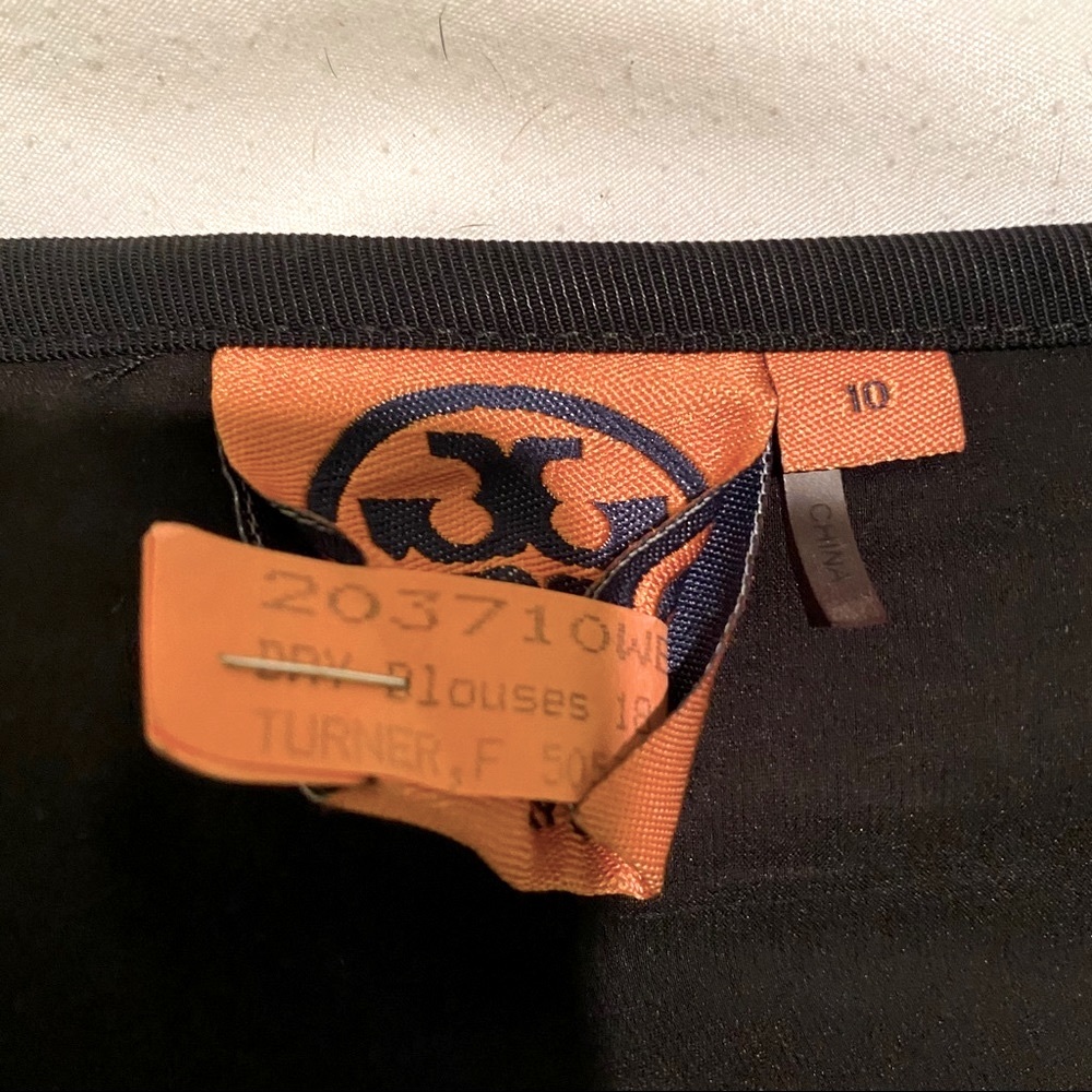 Tory Burch sleeveless scalloped top, black, size 10 - Picture 9 of 10